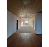 Gepflegte Altbauwohnung - 2.200,00 EUR Kaltmiete, ca.  303,00 m² in Lachen (PLZ: 87760)