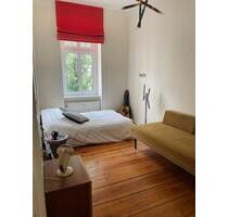 01.10 - 20.10 Light quiet room - 550,00 EUR Kaltmiete, in Berlin (PLZ: 10999) Friedrichshain-Kreuzberg