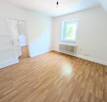 **Was will man mehr? -frisch gestrichen -heller Laminat -neues Tageslichbad** - Marl Alt-Marl