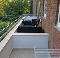 Düsseldorf Mühlenbroicher Weg, schön im grünen, 2ZiKüDB, EBK + Balkon