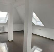 2 Zimmer DG Wohnung in Stuttgart West