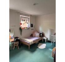 WG Zimmer mit eigenem Bad - 500,00 EUR Kaltmiete, ca.  15,00 m² in Marburg (PLZ: 35037)