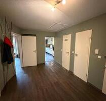 Moderne 3 Zimmer Dachgeschosswohnung mit Balkon und EBK - Kölln-Reisiek