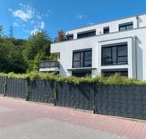 VON PRIVAT 3,5- ZW Buchrain mit Balkon und Carport - Offenbach am Main