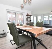 Neuwertige Doppelhaushälfte mit Einbauküche und Carport im Stadtteil Krusenbusch der Stadt Oldenburg