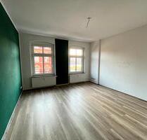 Tolle 3 Zimmerwohnung zum Selberrenovieren! 2 Kaltmieten geschenkt! - Zwickau