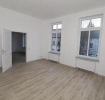 Geräumige 5 Zimmerwohnung inkl. Tageslichtbad mit Badewanne+ Vinylboden + separater Küchenbereich - Genthin