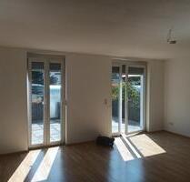 geräumige 2 Zimmer Wohnung mit Dusche und schöner Terrasse! # - Dresden Pieschen