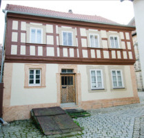Historisches Fachwerkhaus mit Gewölbekeller innerhalb Stadtmauern - Seßlach
