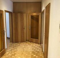 Neuwertige Wohnung mit 4 Zimmern, Vollbad, EBK, Echtholzpakett und Traumterrasse in Freiberg