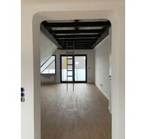 2 Zimmer Dachgeschosswohnung - 1.100,00 EUR Kaltmiete, ca.  78,00 m² in Rüsselsheim am Main (PLZ: 65428)