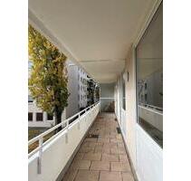 +++ Helle 3-Zimmer-Wohnung mit separater Küche, großem Balkon nach Süden Englschalkinger Straße +++ - München Bogenhausen