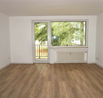 Mit Blick ins Grüne! Renovierte 3-Zi-Whg mit großem Balkon - Heiligenhaus