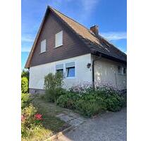1-Familienhaus mit 2 Garagen in bevorzugter Wohnlage - Holzminden