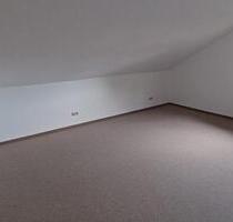 3 Zimmer Dachgeschoß-Wohnung in 94327 Bogen