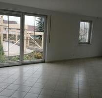 Erdgeschoß Wohnung - 850,00 EUR Kaltmiete, ca.  100,00 m² in Wörth an der Donau (PLZ: 93086)