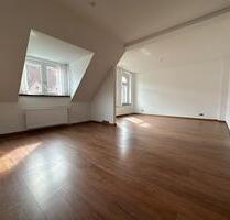 Großzügige Maisonette-Altbauwohnung mit 2 Etagen & Balkon - Hannover Herrenhausen-Stöcken