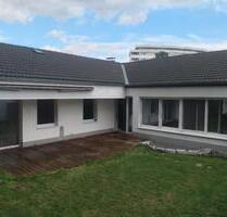 Haus in Schwalbach - 2.600,00 EUR Kaltmiete, in Groß-Gerau (PLZ: 64521)