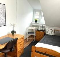 AM:BüroZimmer Nähe Marktplatz - 150,00 EUR Kaltmiete, ca.  7,60 m² in Amberg (PLZ: 92224)