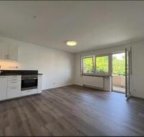 Sanierte 1-Zimmer-Wohnung mit Balkon, Einbauküche & Stellplatz WN - Schorndorf