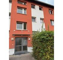2 Zimmer Wohnung schön geschnitten saniert neue Küche - Bischofsheim