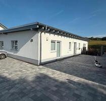 Neuwertige 3-Zimmer-Wohnung in Lautzenbrücken - Hof