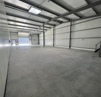 TOP-isolierte Lagerhalle mit Büro zu vermieten – 338 m² in Salz - Bad Neustadt an der Saale