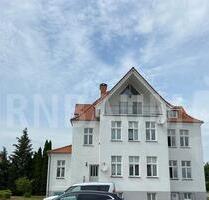 Großzügige 2-Zimmer-Wohnung im sanierten Altbau im Grünen - Grimmen