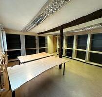 VOLL MÖBLIERTE BÜROETAGE MIT BALKON INMITTEN VON ALSFELD!
