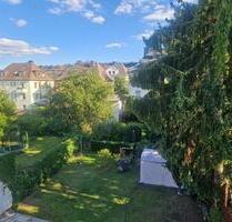 Licht, Luft & Altbaucharme – Modernisierte 2-Zimmer-DG-Wohnung - Hof Neuhof