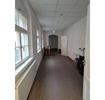 Büro in meist ruhiger Lage auf der Ostrainsel - Dresden