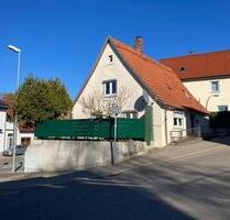 Charmantes Einfamilienhaus in zentraler Lage zu vermieten - Heidenheim an der Brenz Aufhausen