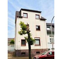 Großes Einfamilienhaus mit Garten - Völklingen