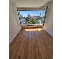 Moderne 90 m² Dachgeschosswohnung mit Keller in Offenbach - Offenbach am Main Hafen