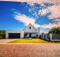 Haus mit Pool auf einem Golfclub in St Francis Links Südafrika - Korschenbroich