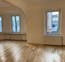 Renovierte Große Helle Wohnung - 615,00&nbsp;EUR Kaltmiete, ca.&nbsp; 108,00&nbsp;m&sup2; in Duisburg (PLZ: 47053) Duisburg-Mitte
