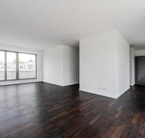 Bezugsfrei 4-Zimmer Dachgeschoss-Wohnung, 4. OG, 128,69 m², EBK, Tiefgarage, Fahrstuhl, Kladow - Berlin Spandau