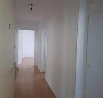 Helle 3 Zimmerwohnung mit Küche und Bad - Wiesbaden Dotzheim