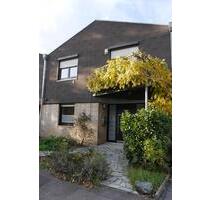 Von privat: Frisch renoviertes Reihenmittelhaus - Frechen