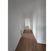 Schöne 1 Raum Wohnung mit Balkon - Flöha
