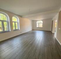 Stylische Erdgeschosswohnung mit eigenem Garten in ruhiger Lage von Lauter - Lauter-Bernsbach