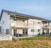 Vermiete zentrale Neubauwohnung mit Garten - Ursensollen