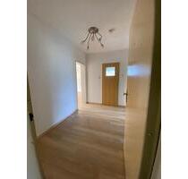 Helle 2-ZKB-Wohnung mit 2 Balkonen, 6 OG, Aufzug+Schwimmbad+Sauna - Pirmasens Niedersimten