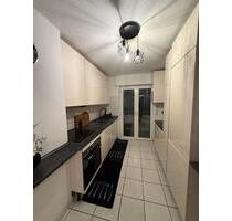 Schöne 3 Zimmer Wohnung mit zwei Balkonen in Ludwigshafen Mitte - Ludwigshafen am Rhein