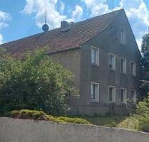 Großzügiges Bauernhaus mit Nebengebäuden u. Grünland zu verkaufen - Gröditz