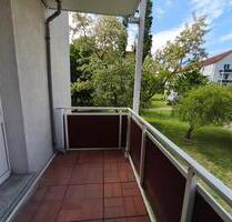 Charmante 3-Raumwohnung in der 1.Etage mit sonnigem Balkon! - Merseburg