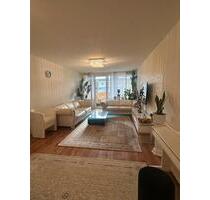 Helle 4-Zimmer-Wohnung mit Balkon und Einbauküche in Taunusstein