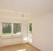 Schöne, helle 2 Zi-Whg mit Einbauküche, großem Balkon und Autostellplatz in Reutlingen