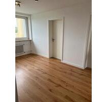 Bezugsfreie renovierte 3,5 Zimmerwohnung Moosach PROVISIONSFREI! - München