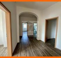 Aufzug, Balkon, Dusche und Wanne! Tolle 3 Raum Wohnung mit schönem Schnitt! - Gera